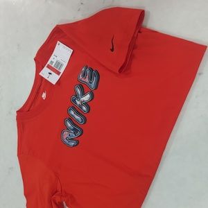 Nike tea size large boys